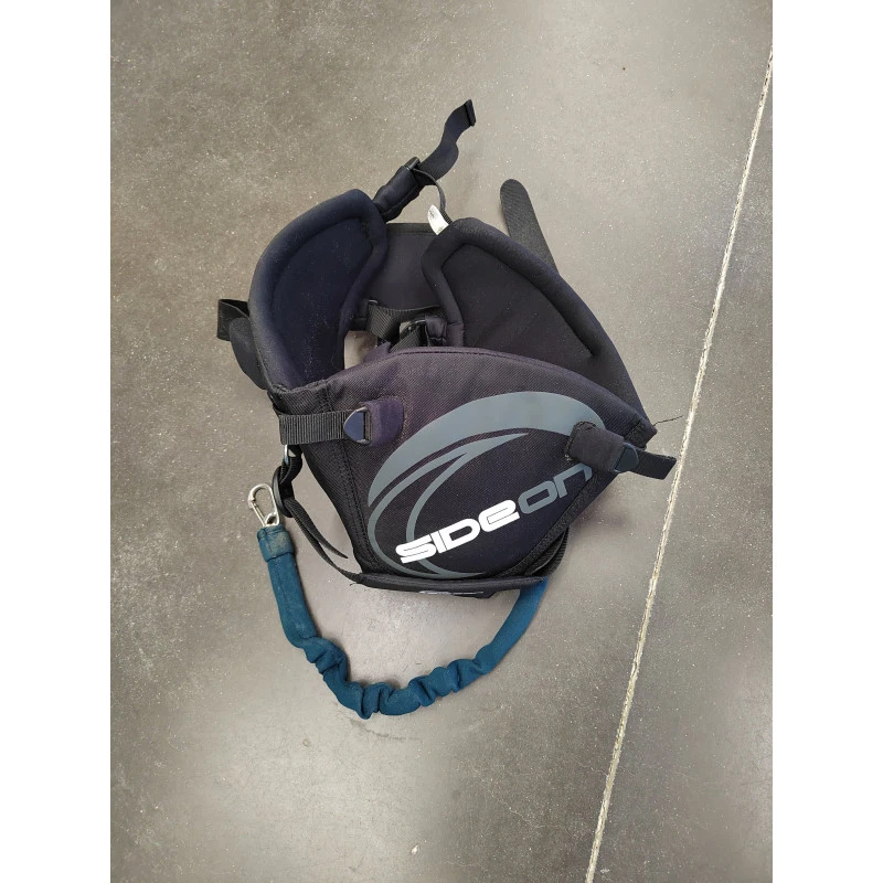 Pack Kitesurf Occasion Bandit XIII 11m² + Barre Linx + Harnais Culotte + Pads Vario + Planche Select + Pompe (DV LIBERO ROMANE) 6 Pack Kitesurf Occasion Bandit XIII 11m² + Barre Linx + Harnais Culotte + Pads Vario + Planche Select + Pompe (DV LIBERO ROMANE) – Image 4